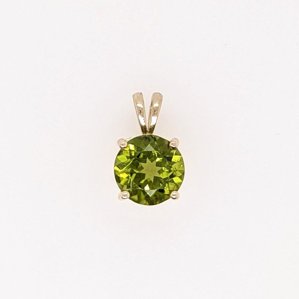2.8cts Peridot Pendant in Solid 14K Gold | 9mm Round Shape